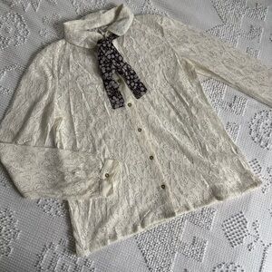 Lauren Conrad women size M white floral lace unlined LS top adjustable‎ neck tie